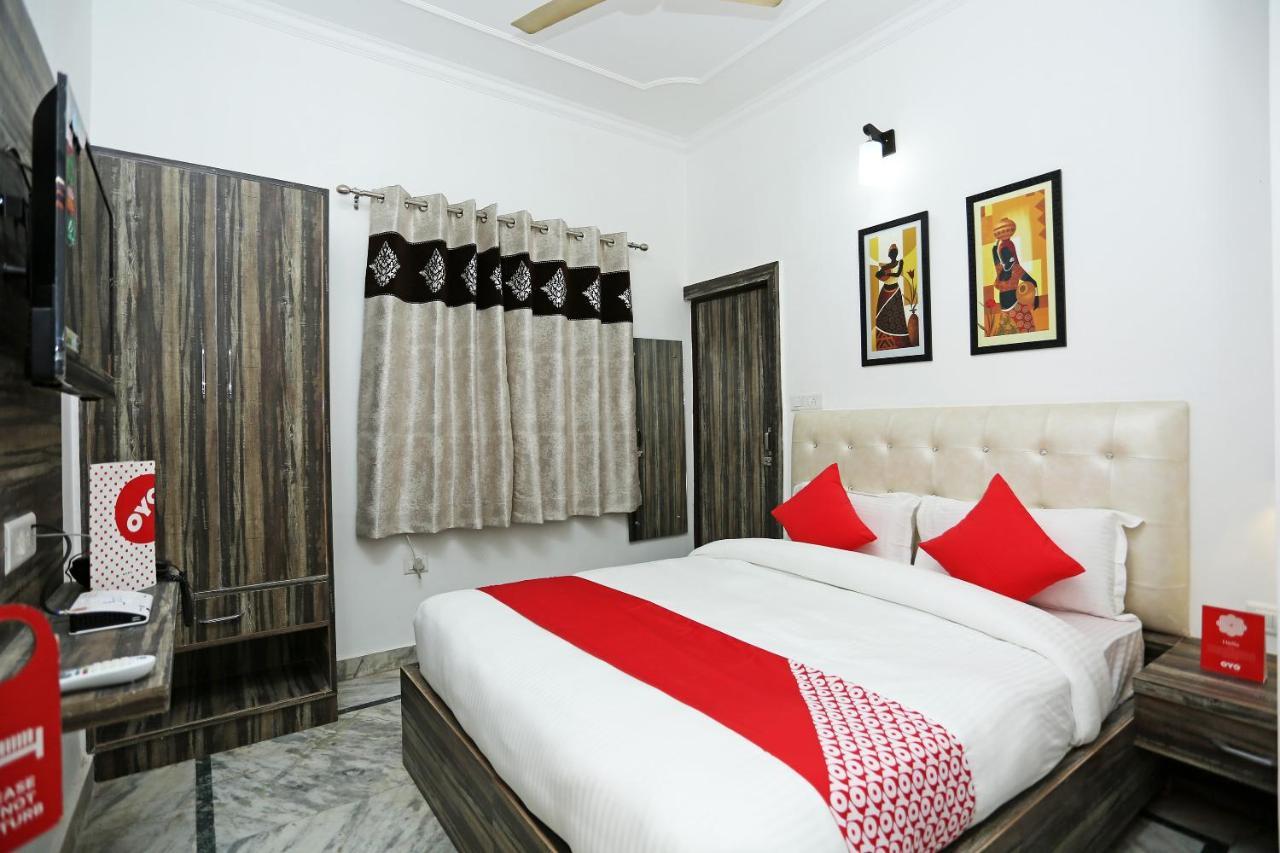Oyo 16544 Bella Vista By Jordan Hotel Агра Екстериор снимка