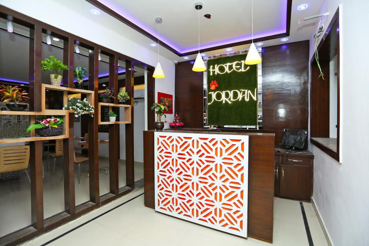 Oyo 16544 Bella Vista By Jordan Hotel Агра Екстериор снимка