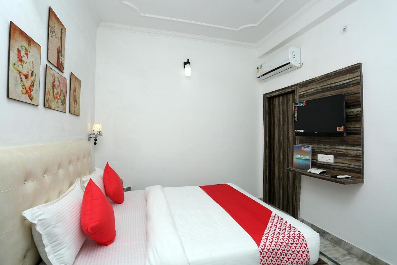Oyo 16544 Bella Vista By Jordan Hotel Агра Екстериор снимка