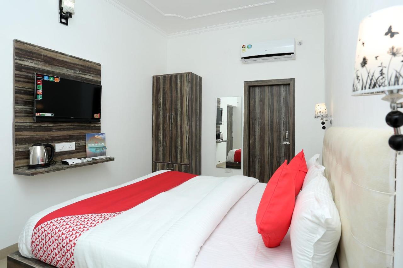 Oyo 16544 Bella Vista By Jordan Hotel Агра Екстериор снимка